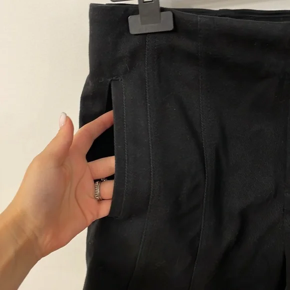 COPY - Shorts - Picture 3 of 7